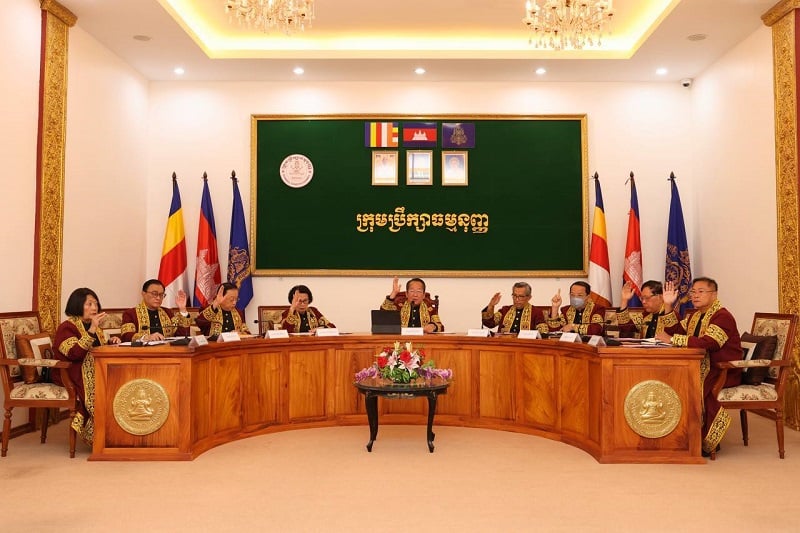 Cambodia’s Constitutional Council Declares Article 33 Amendment on Citizenship Feasible, Informs King